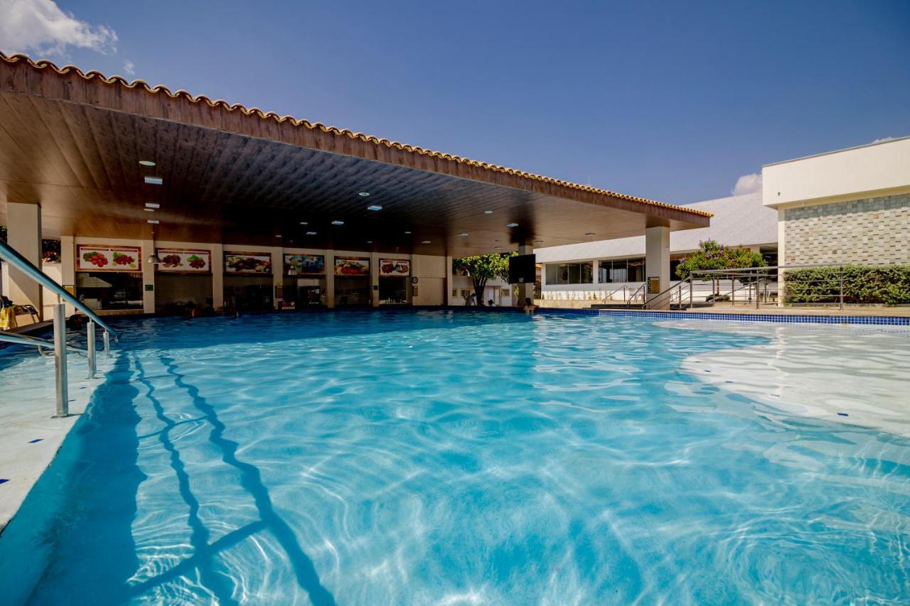 Diroma Resort Com Um Dia No Acqua Park Caldas Novas Zewnętrze zdjęcie